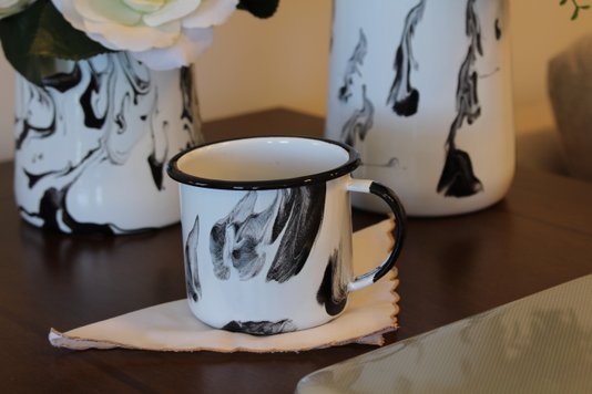 Caneca Esmaltada Preta - EWEL Coleção Marmorizada