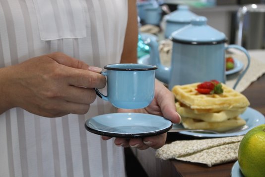Xícara Esmaltada Azul Claro - EWEL